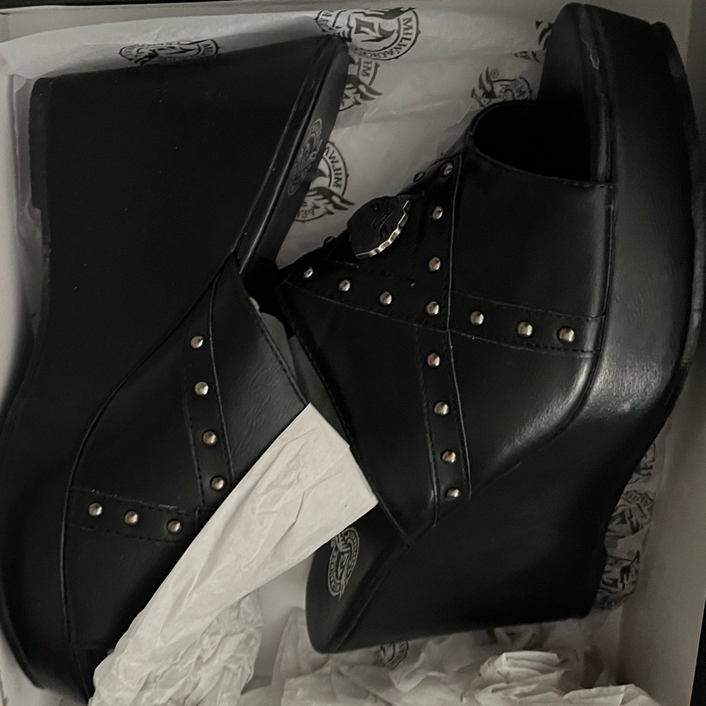 Black Wedge Shoes with Elegant Design